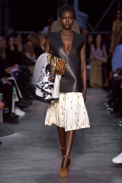 Look 63